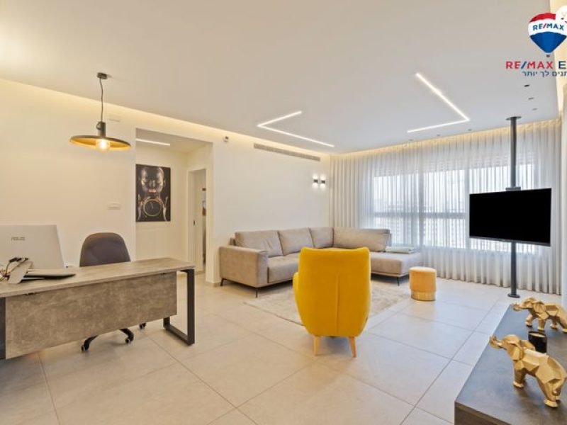 y2_2_OPTD896w9R_20240709