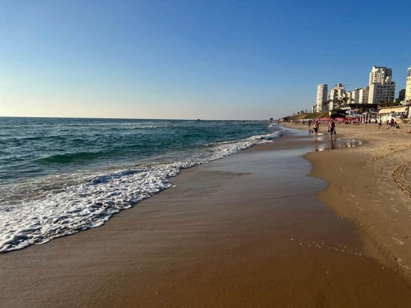 טיילת בת ים